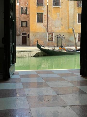 San Marco Apartment With Canal View Venedig Eksteriør billede
