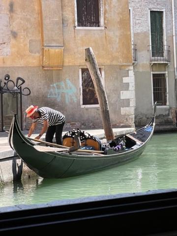 San Marco Apartment With Canal View Venedig Eksteriør billede